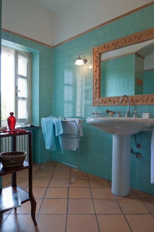 Farm stay La Giribaldina Winery & Farmhouse Calamandrana